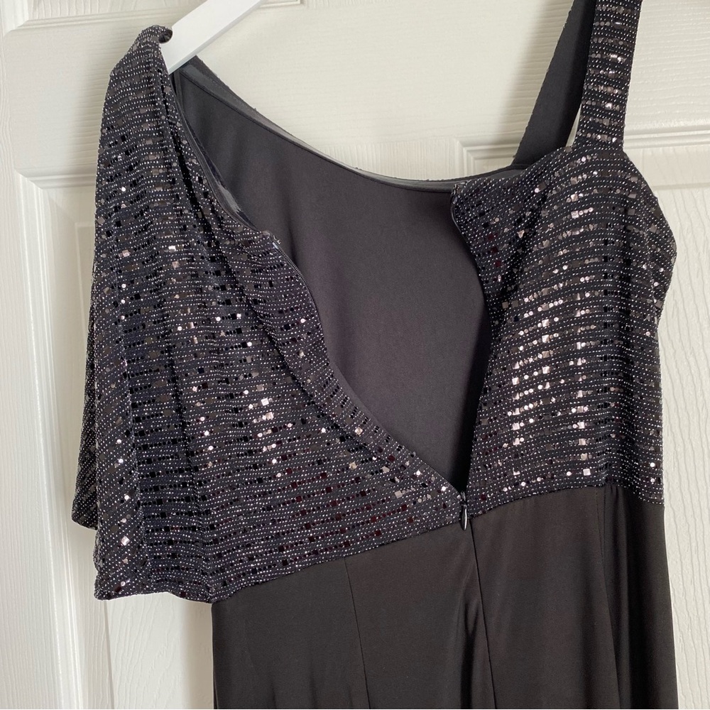 NWOT Women’s R&M Richards Sparkly One Shoulder Wide Legged Black Jumpsuit Size 6 - Picture 4 of 11